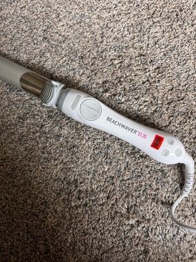 Beachwaver S1.25 curling iron